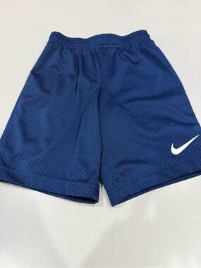 Nike Boys Navy Blue Performance Mesh Shorts  Size L 6-7 Years